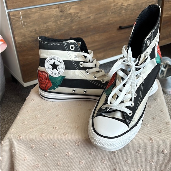 Converse Floral Skull High-Top Sneakers - Picture 2 of 5